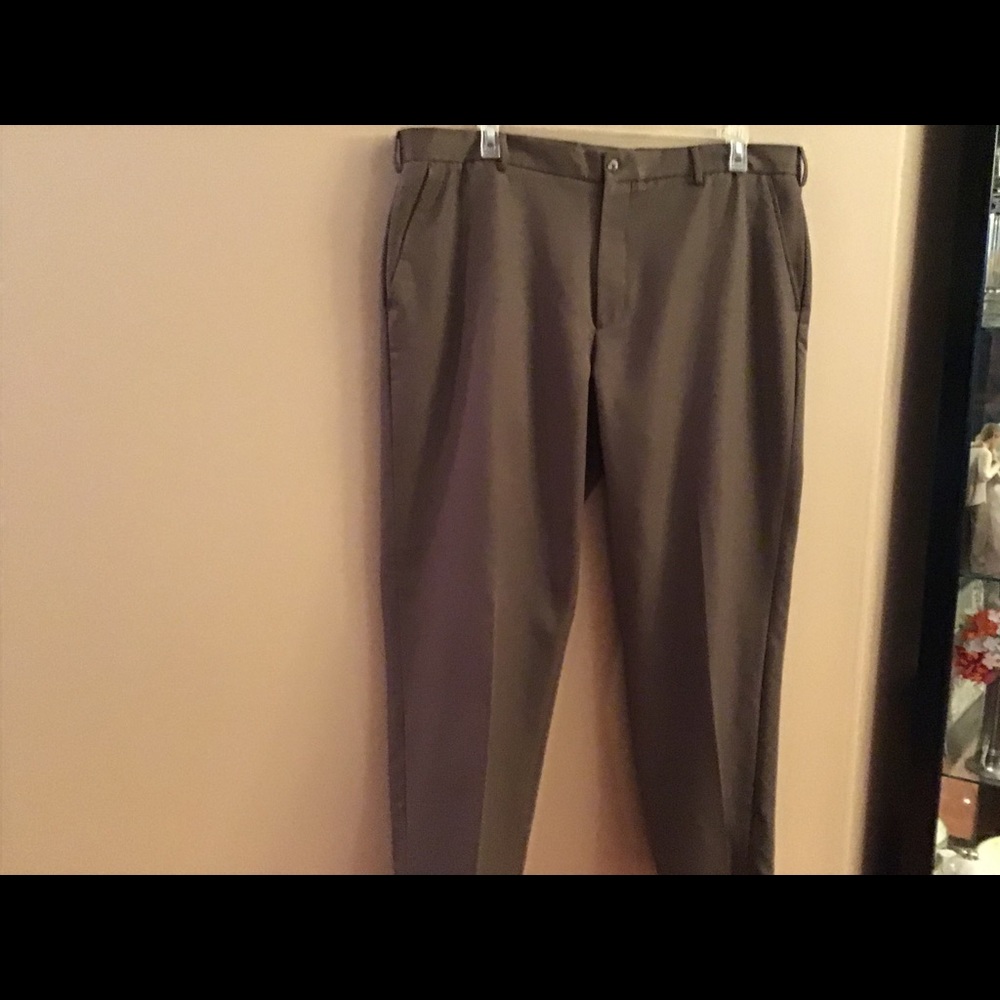Men’s Van Heusen “Traveler”. dress pants